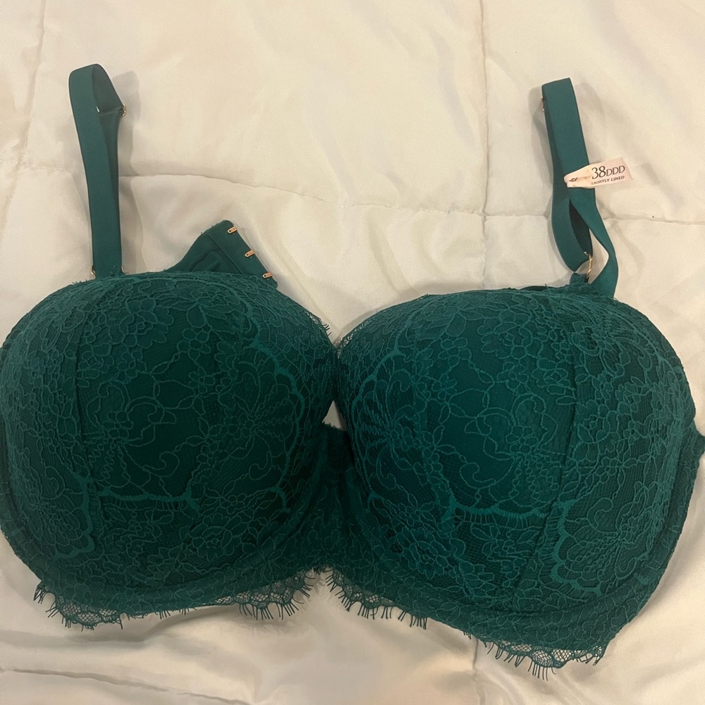 Victoria’s Secret underwire bra